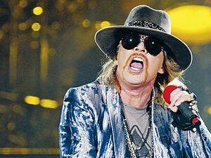 Axl and the boys brought it hot and heavy all the way to Abu Dhabi. (image courtesy of timeoutabudhabi.com)