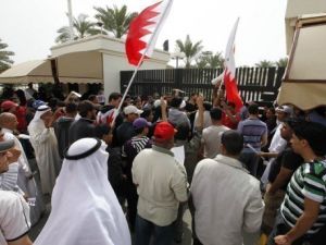 متظاهرون في المنامة 
