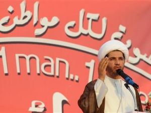 الشيخ علي سلمان الأمين العام لجمعية الوفاق 
