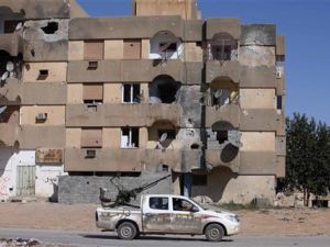 سيارة تابعة للثوار في بني وليد
