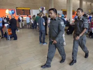 شرطيون اسرائيليون ينتشرون في مطار بن غوريون
