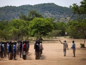 متطوعون جدد في الجيش الشعبي لتحرير السودان في معسكر سري في جبال النوبة في جنوب كردفان