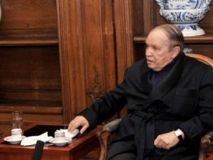 بوتفليقة يعود الى الجزائر