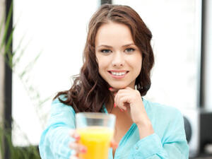 يفضّل شرب عصير الجزر المركّز كلّما شعرت بالجوع