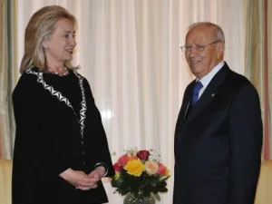 وزيرة الخارجية الاميركية هيلاري كلينتون تستقبل رئيس الوزراء التونسي الباجي قائد السبسي في واشنطن
