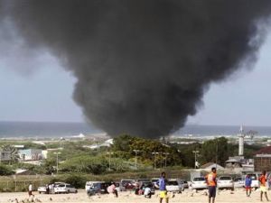 قتل انفجار سيارة ملغومة 12 شخصا منهم أفراد بالقوات الحكومية ومقيمون."