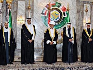 قادة دول الخليج في صورة تذكارية خلال قمة دول مجلس التعاون في الرياض
