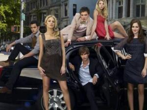 Gossip Girl Pictured: Backrow (l-r): Penn Badgley, Ed Westwick, Taylor Momsen. Front row (l-r): Blake Lively, Chace Crawford, Leighton Meester Photo Credit: Andrew Eccles / The CW © 2007 The CW Network, LLC. All Rights Reserved.
