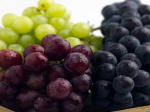 العنب يساعد على حماية أعضاء الجسم المتضرر الناجم من الإصابة بمتلازمة الايض