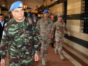 قائد بعثة المراقبين الدوليين في سوريا العقيد المغربي احمد حميش في دمشق
