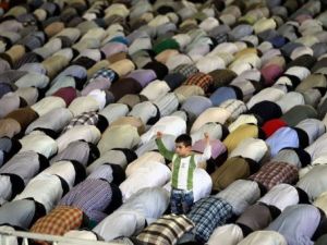 مصلون في ايران