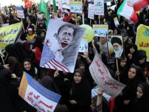 آلاف الايرانيين يهتفون في طهران الموت لاميركا 