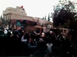 تظاهرة معارضة امام السفارة الايرانية في دمشق
