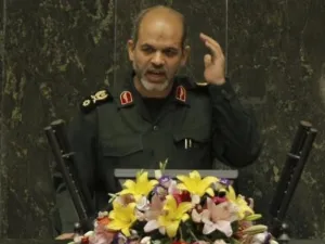 وزير الدفاع الايراني الجنرال احمد وحيدي