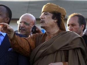 الزعيم الليبي معمر القذافي