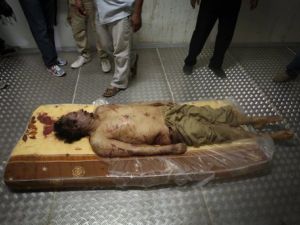 جثة القذافي