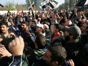 لبنانيون وسوريون يتظاهرون في طرابلس شمال لبنان
