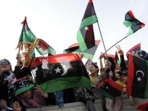 ليبيون يحتفلون باعلان التحرير