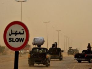 قوات المجلس الانتقالي الليبي تتقدم ببطء نحو سرت
