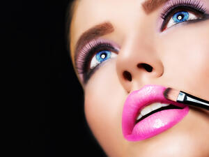 تغلبي على عيوب بشرتكِ بـ 5 حيل سحرية