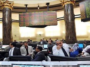 توقع فتحي، نائب رئيس شعبة الأوراق المالية، استمرار أداء السوق في الاتجاه العرضي المائل للهبوط أو الارتفاع 