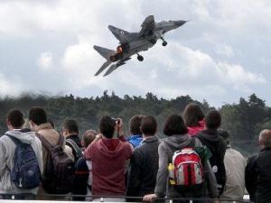  طائرات روسية اقتربت من كاليفورنيا وجوام