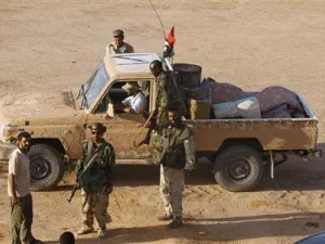 مقاتلون من المعارضة على بعد مئة كيلومترا جنوبي طرابلس
