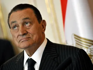 مبارك مسؤول عن قتل المتظاهرين 