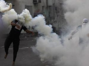 ارشيف/ مواجهات سابقة بين الشرطة ومتظاهرين شيعة في المحرق بالبحرين