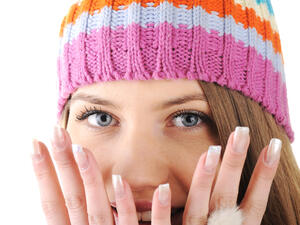 احمي أظافرك من الجفاف هذا الشتاء بـ 3 خطوات