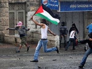 قصة مسيرتين فلسطينيتين