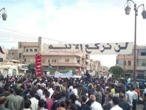 متظاهرون ضد نظام الاسد في تدمر