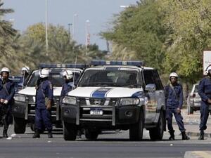 شرطة مكافحة الشغب البحرينية تتمركز في موقع قريب من ساحة اللؤلؤة في المنامة
