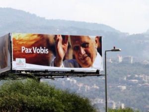 البابا يزور لبنان تحت شعار السلام
