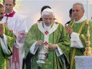 البابا بنديكت السادس عشر في بيروت يوم الاحد