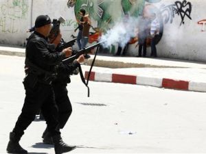 من المواجهات بين قوات الامن والسلفيين في القيروان