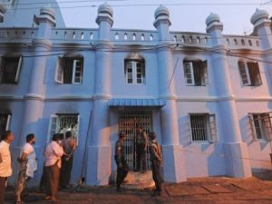 13 قتيلا بينهم اطفال في حريق بمدرسة للمسلمين في رانغون