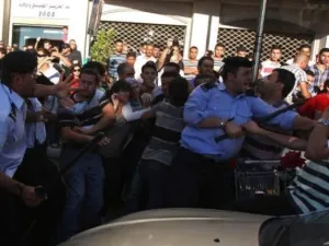 المواجهة بين الشرطة والمواطنين الفلسطينيين 