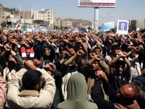 متظاهرون يطالبون باسقاط صالح في صنعاء
