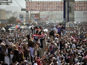 يمنيون يتظاهرون للمطالبة بمحاكمة علي عبدالله صالح
