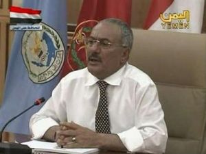 صالح في لقطة تلفزيونية خلال القائه كلمته امام القادة العسكريين