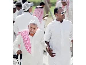 يوجد نحو 500 ألف عامل وافد في القطاع الخاص أعمارهم تجاوزت الـ 60 عاما من بين إجمالي العمالة الوافدة التي يزيد عددها على ثمانية ملايين عامل في السعودية