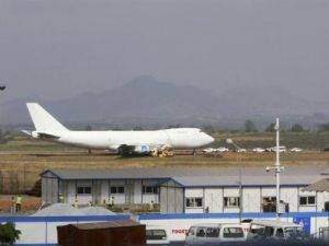 الطائرة السعودية في مطار ابوجا
