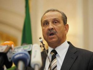 شكري غانم بمهمة سرية للقذافي