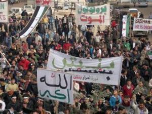 متظاهرون ضد الاسد في ادلب 