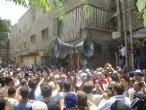 متظاهرون مناهضون للحكومة في دمشق
