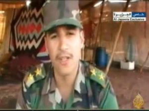 صورة ملتقطة من الفيديو  للضابط السوري