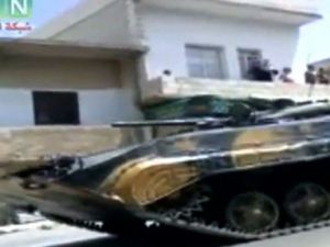 دبابة سورية في ادلب