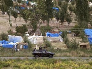 مركبة دورية حراسة تركية على الحدود مع سوريا