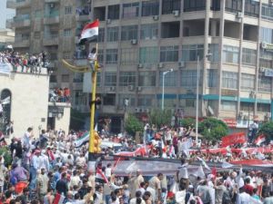 صورة من يوتيوب لتظاهرة في حماة بعد صلاة الجمعة 22 تموز/يوليو

